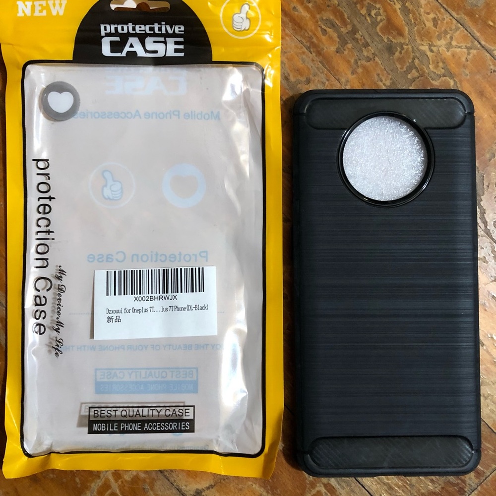 OnePlus 7T black smartphone case